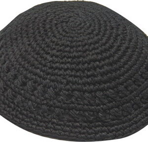 כיפה סרוגה 20 ס"מ שחור מחורר