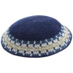  כיפה ד.מ.צ 15 ס"מ רקע כחול  עיטור לבן כחול אפרפר