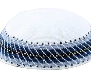  כיפה ד.מ.צ. 18 ס"מ רקע לבן עיטורים אפור ושחור