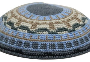 כיפה ד.מ.צ. 15 ס"מ רקע משתנה תכלת ירוק בז וחום
