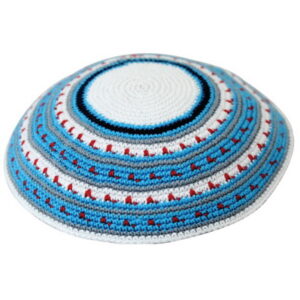  כיפה . 14 ס"מ רקע לבן קישוטים כחול תכלת ו