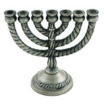  מנורה אלומיניום 7 קנים גימור פיוטר 11 ס"מ