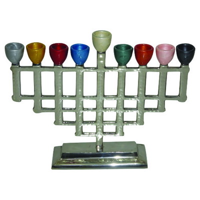 חנוכיה אלומיניום מרוקע עם קנים צבעוניים 26*22 ס"מ