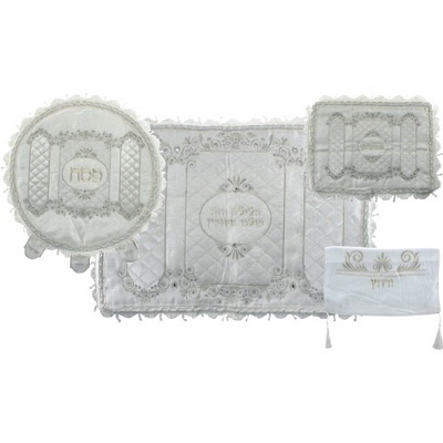 סט פסח מפואר 4 חלקים כיסוי פסח+אפיקומן+כרית הסבה+מגבת