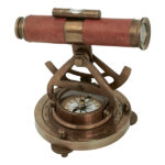 טלסקופ שולחני מנחושת מצופה עור משולב במד זווית ימאים + מצפן נחושת ZA-4212